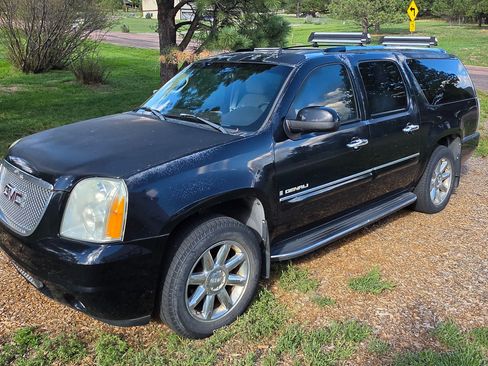Used 2007 GMC Yukon XL Denali AWD/4WD image 1