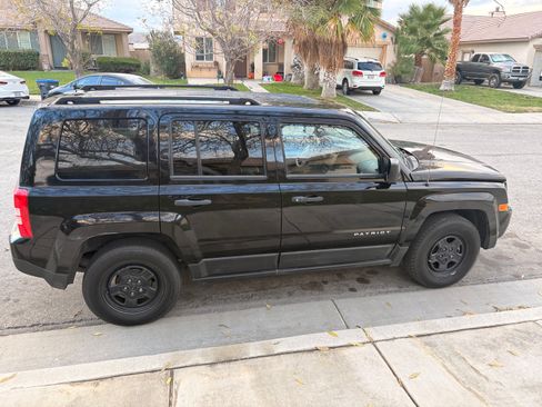 Used 2016 Jeep Patriot Sport image 4