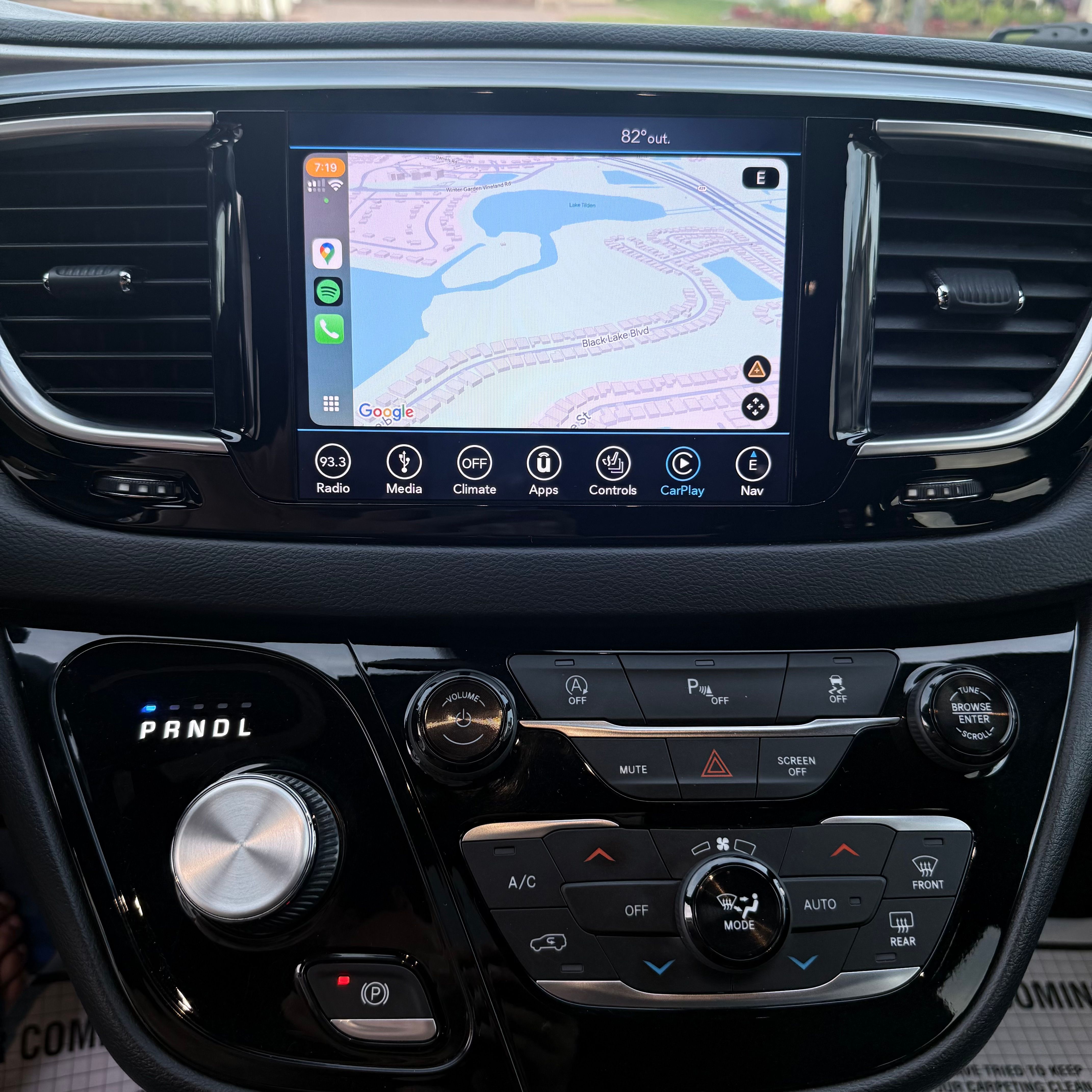 Used 2019 Chrysler Pacifica Touring-L w/ S Appearance Package FWD image 11