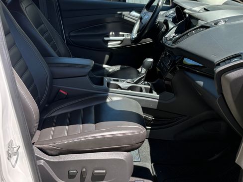 Used 2017 Ford Escape Titanium FWD image 19