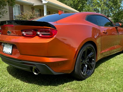 Used 2023 Chevrolet Camaro LT image 4