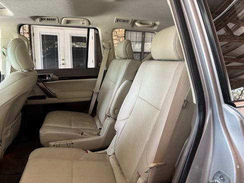 Used 2017 Lexus GX 460 AWD/4WD image 26