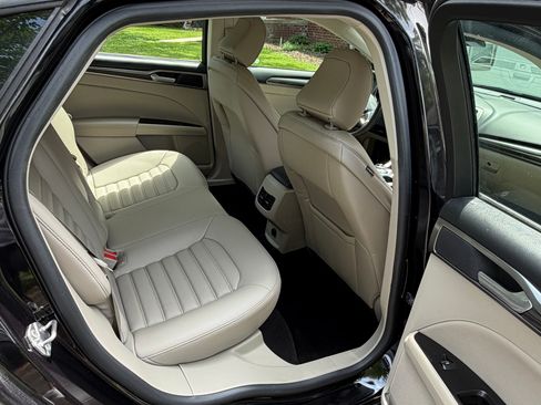 Used 2020 Ford Fusion SEL FWD image 12