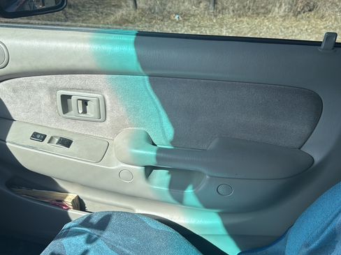 Used 2003 Toyota Tacoma Pickup 4D 5 ft image 15