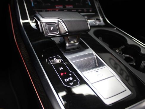 Used 2020 Audi Q8 Prestige w/ Prestige Package image 16