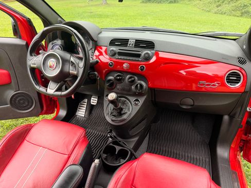 Used 2013 FIAT 500 Abarth w/ Beats Audio Pkg FWD image 18