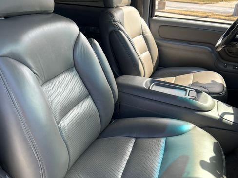 Used 1999 Chevrolet Tahoe 4WD 2-Door w/ Preferred Equipment Group image 12