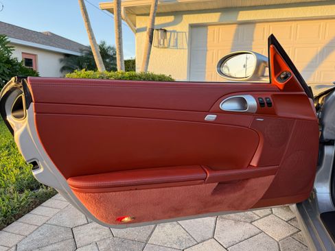 Used 2005 Porsche Boxster S image 17