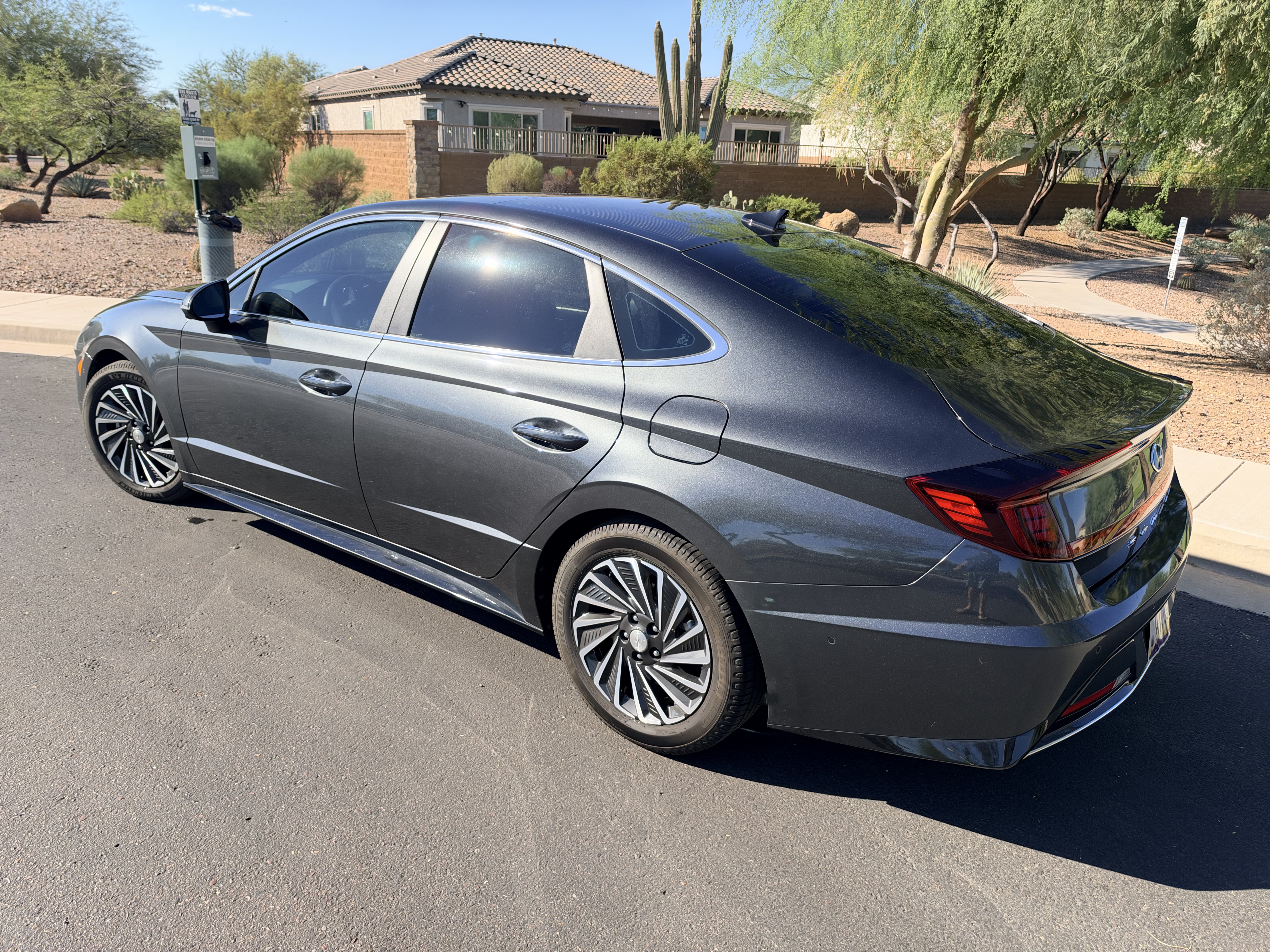 Used 2022 Hyundai Sonata Limited FWD image 4