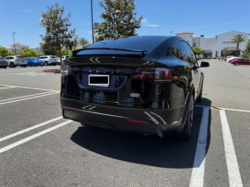 Used 2023 Tesla Model X Plaid image 18