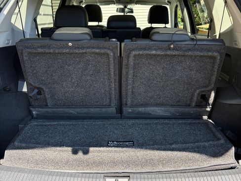 Used 2018 Volkswagen Tiguan SE w/ Panoramic Sunroof Package AWD/4WD image 17