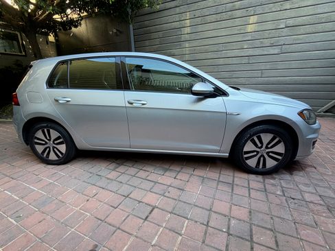 Used 2019 Volkswagen e-Golf SE w/ Driver Assistance Package image 5