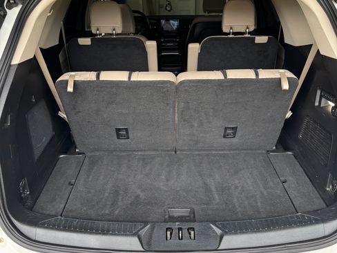 Used 2020 Ford Explorer Limited image 13