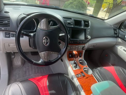 Used 2010 Toyota Highlander Limited image 11