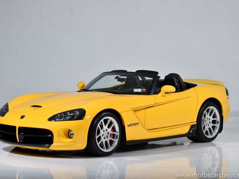 Used 2005 Dodge Viper SRT-10 image 1