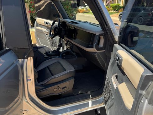 Used 2022 Ford Bronco Wildtrak image 13