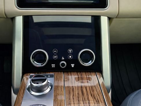 Used 2019 Land Rover Range Rover HSE image 11