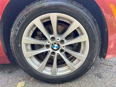 Used 2018 BMW 320i xDrive Sedan w/ Convenience Package AWD/4WD image 15