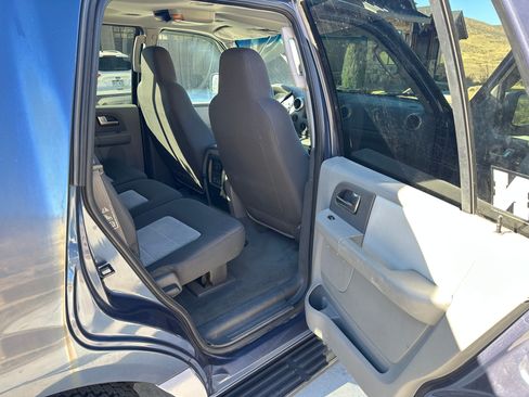 Used 2004 Ford Expedition XLT image 20