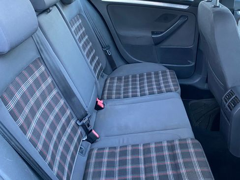 Used 2009 Volkswagen GTI 4-Door image 10