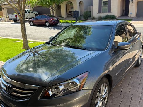 Used 2011 Honda Accord EX-L image 1