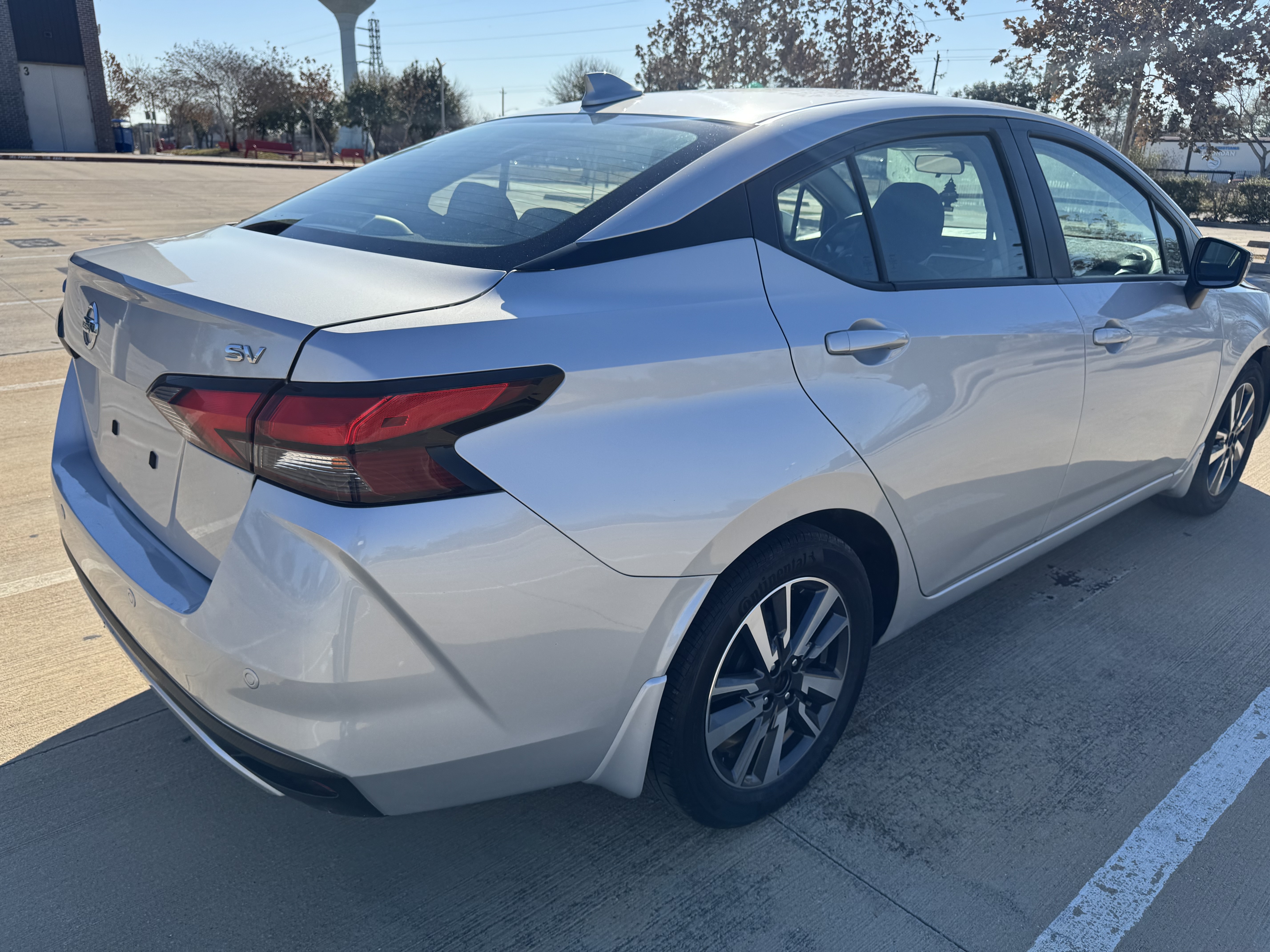 Used 2021 Nissan Versa SV FWD image 6