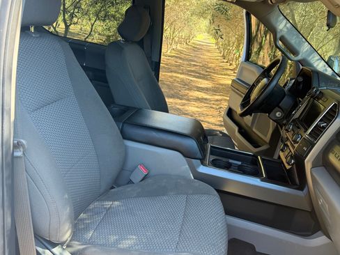 Used 2017 Ford F250 XLT w/ XLT Premium Package image 12