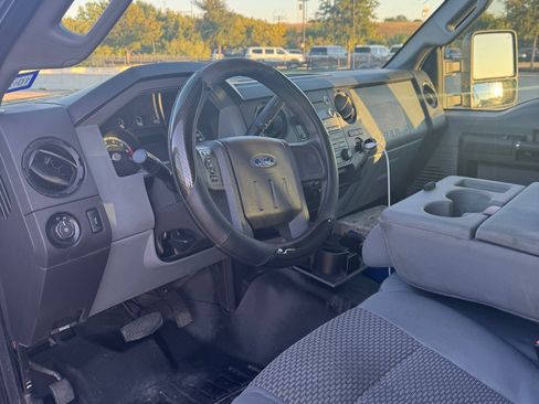 Used 2016 Ford F250 XL w/ Power Equipment Group image 6