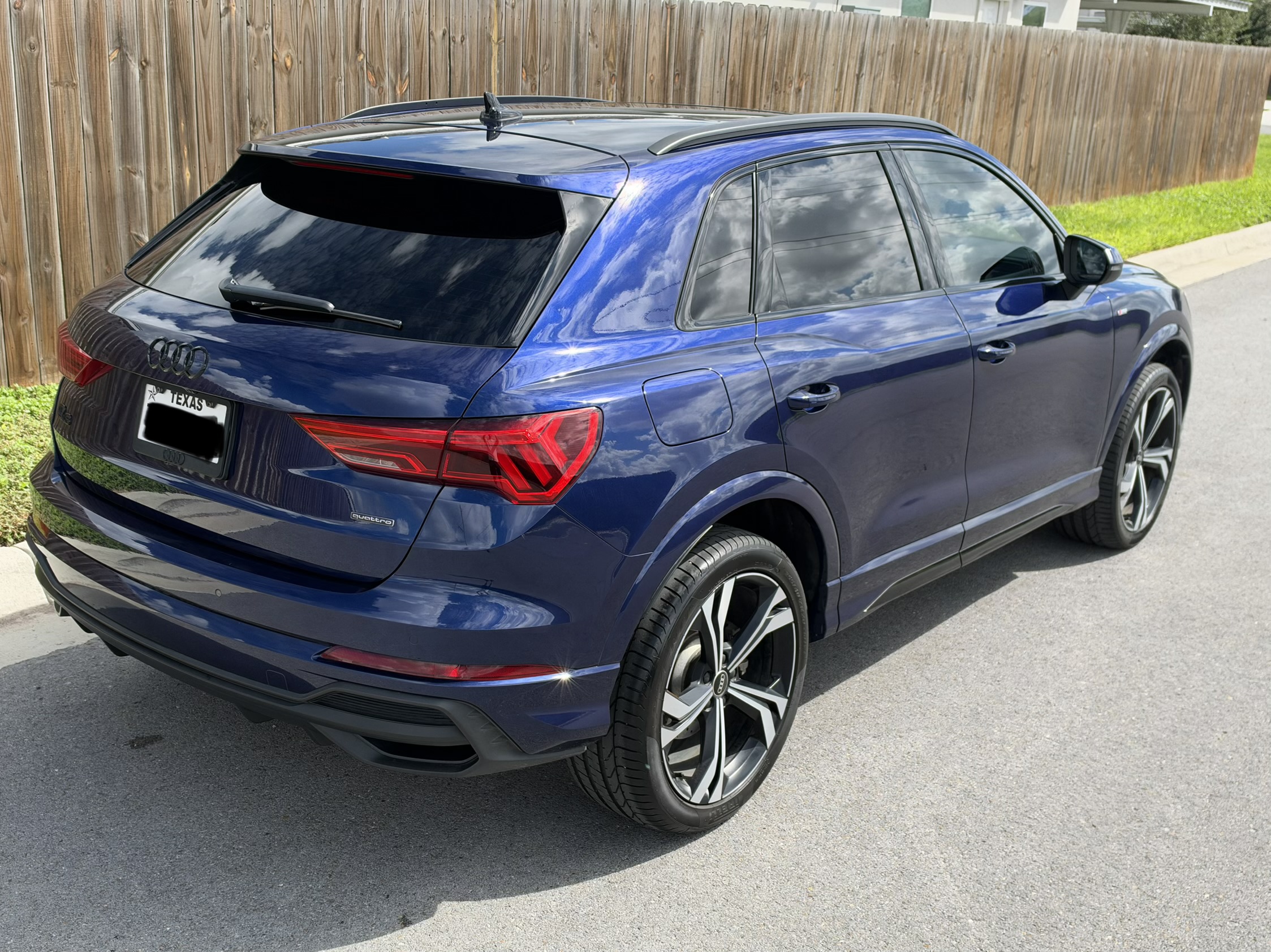 Used 2023 Audi Q3 2.0T Premium Plus w/ Premium Plus Package AWD/4WD image 4