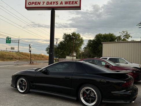 Used 2000 Pontiac Firebird Formula RWD image 6