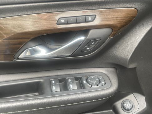 Used 2020 GMC Terrain Denali w/ Denali Premium Package image 9