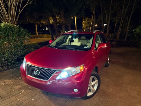 Used 2011 Lexus RX 350 AWD w/ Premium Pkg image 2