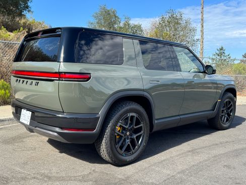 Used 2027 Rivian R2 Performance AWD/4WD image 4