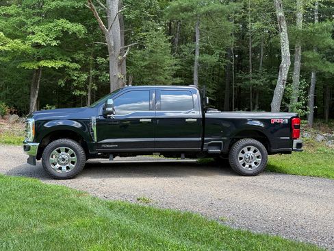 Used 2023 Ford F350 Lariat w/ Lariat Ultimate Package AWD/4WD image 1