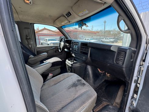 Used 2014 Chevrolet Express 2500 LS image 5
