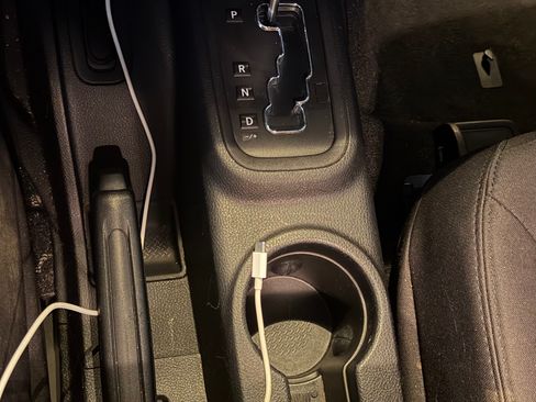 Used 2013 Jeep Wrangler Sport AWD/4WD image 15
