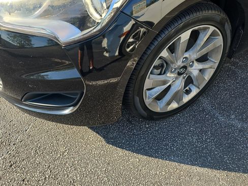 Used 2016 Hyundai Veloster image 6