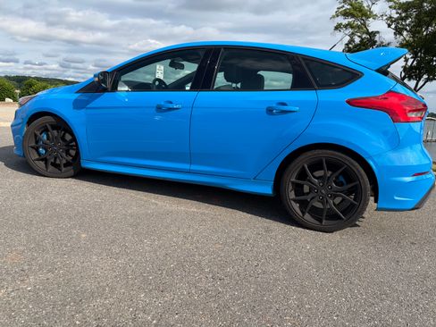 Used 2017 Ford Focus RS AWD/4WD image 2