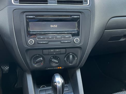 Used 2012 Volkswagen Jetta S image 9