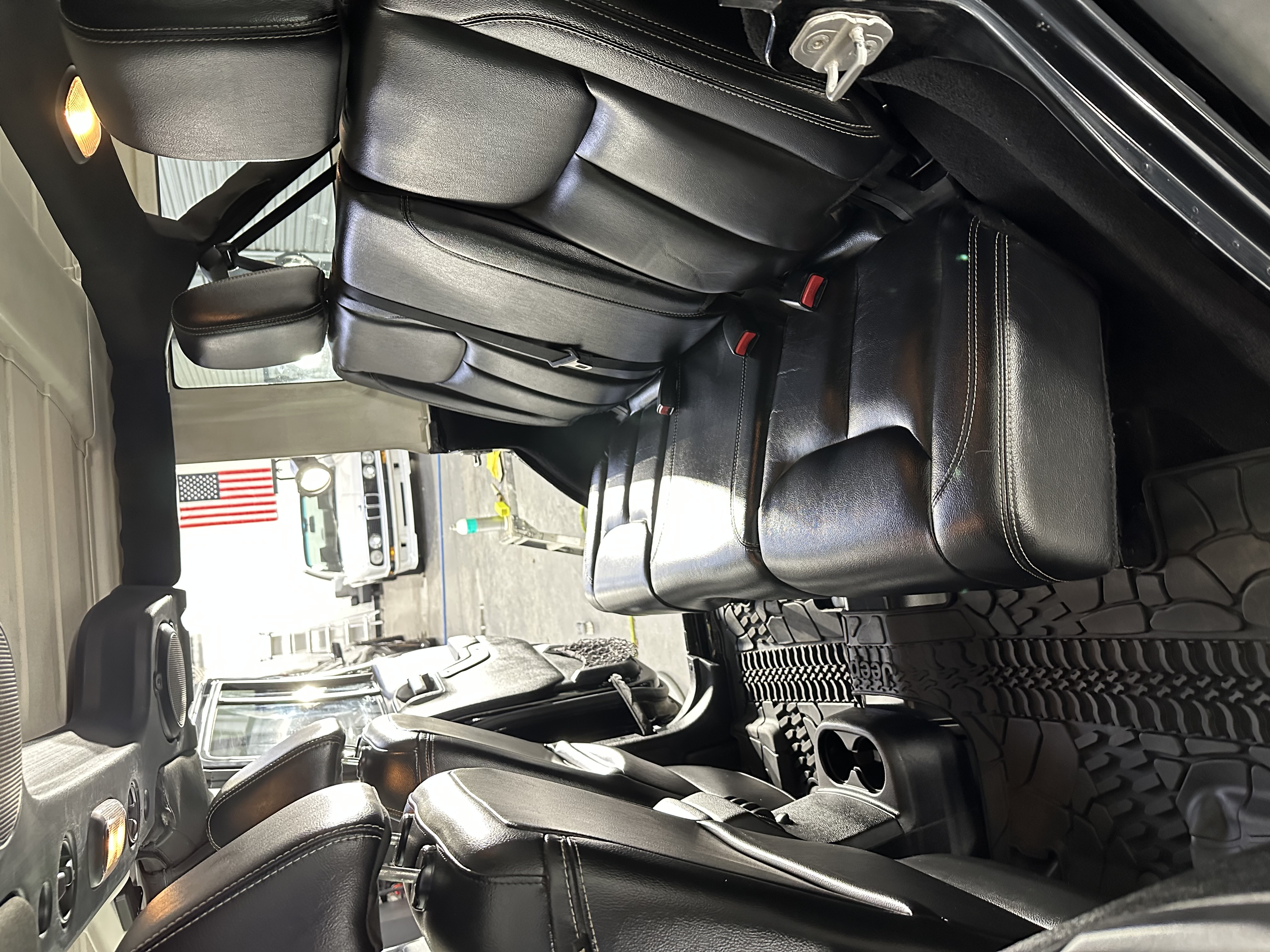 Used 2013 Jeep Wrangler Unlimited Rubicon w/ Max Tow Pkg AWD/4WD image 8