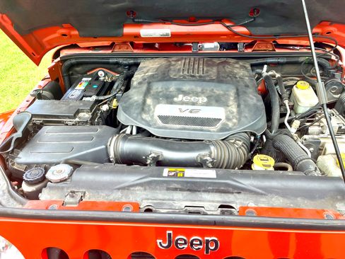 Used 2015 Jeep Wrangler Unlimited Sahara w/ Trailer Tow Group image 15