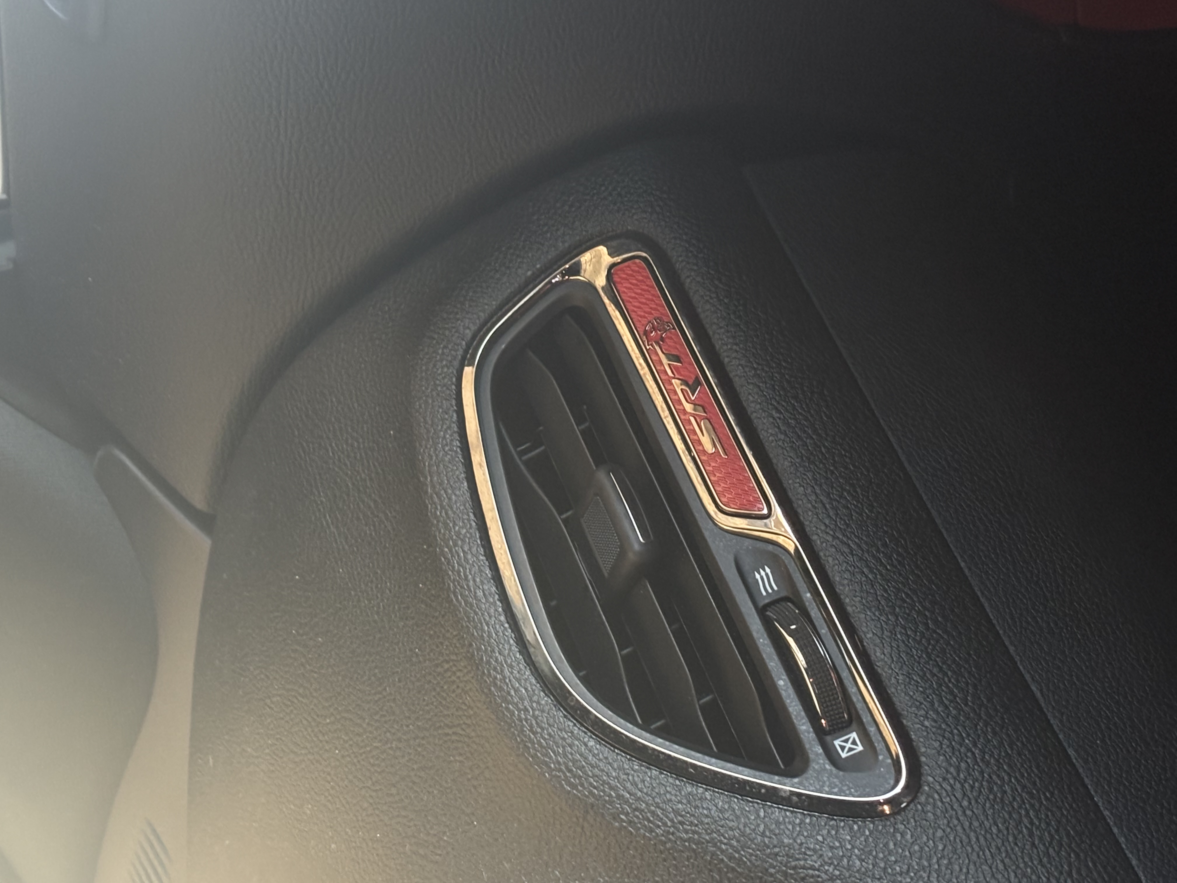 Used 2018 Dodge Challenger SRT Hellcat RWD image 11