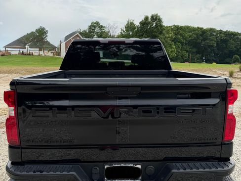 Used 2022 Chevrolet Silverado 1500 Custom w/ Rally Edition AWD/4WD image 8