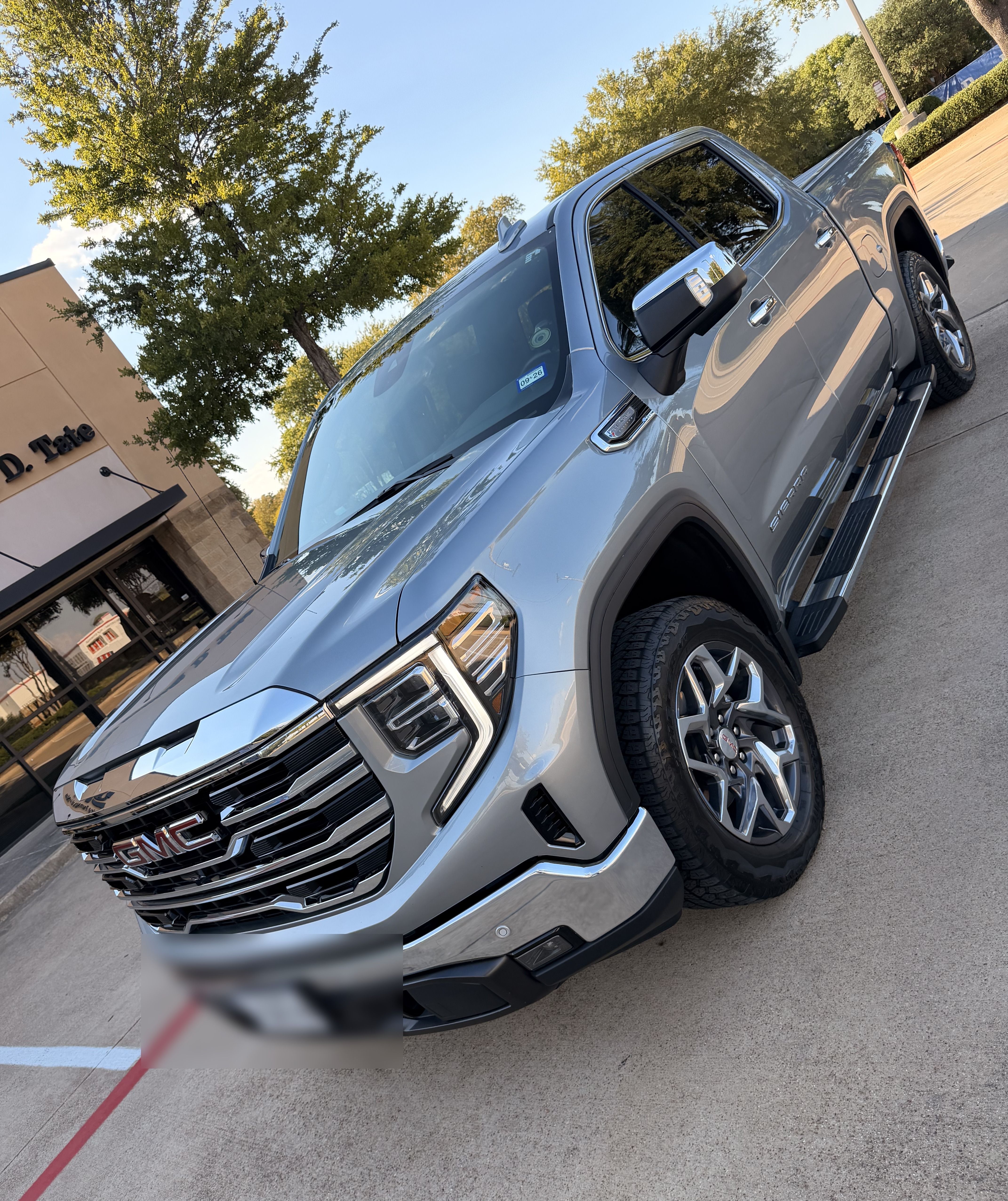 Used 2024 GMC Sierra 1500 SLT AWD/4WD image 2