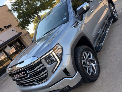 Used 2024 GMC Sierra 1500 SLT AWD/4WD image 2