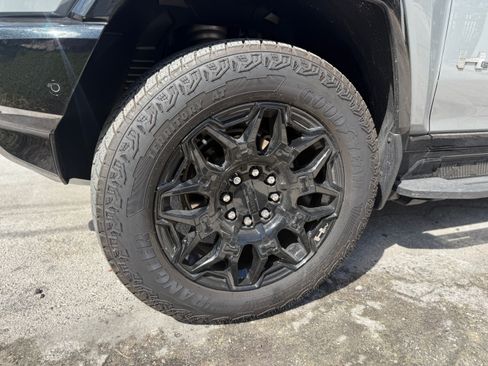 Used 2024 GMC Hummer EV 2X image 6