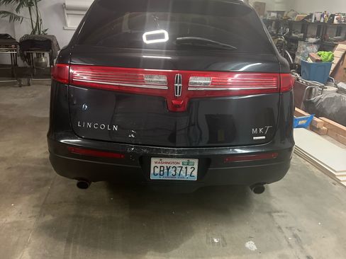 Used 2014 Lincoln MKT AWD w/ Equipment Group 201A image 4