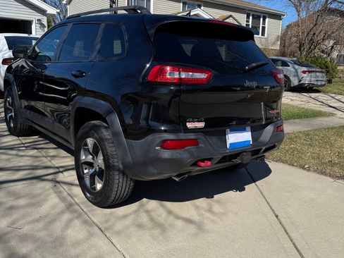 Used 2014 Jeep Cherokee Trailhawk image 2