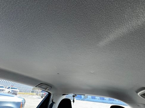 Used 2012 Toyota Yaris LE image 37