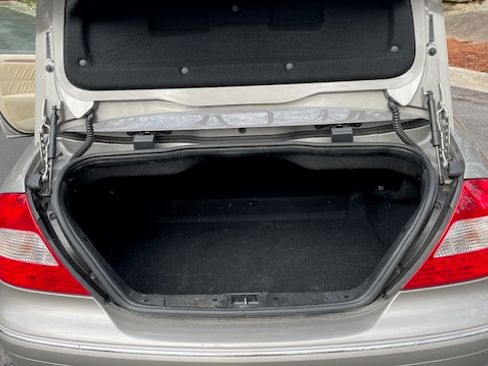 Used 2009 Mercedes-Benz CLK 350 Cabriolet image 2